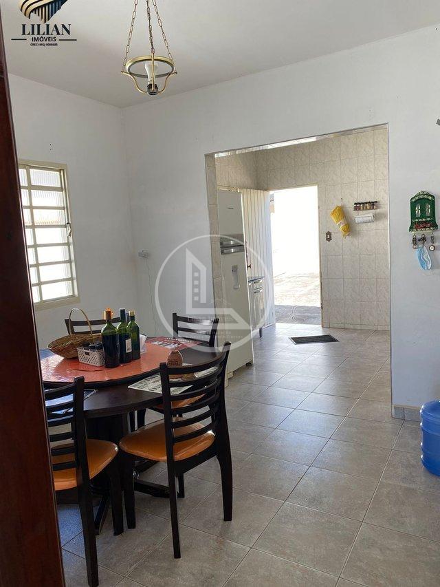 Ótima casa à venda no Jardim América! Rua Uruguai Três Corações - 