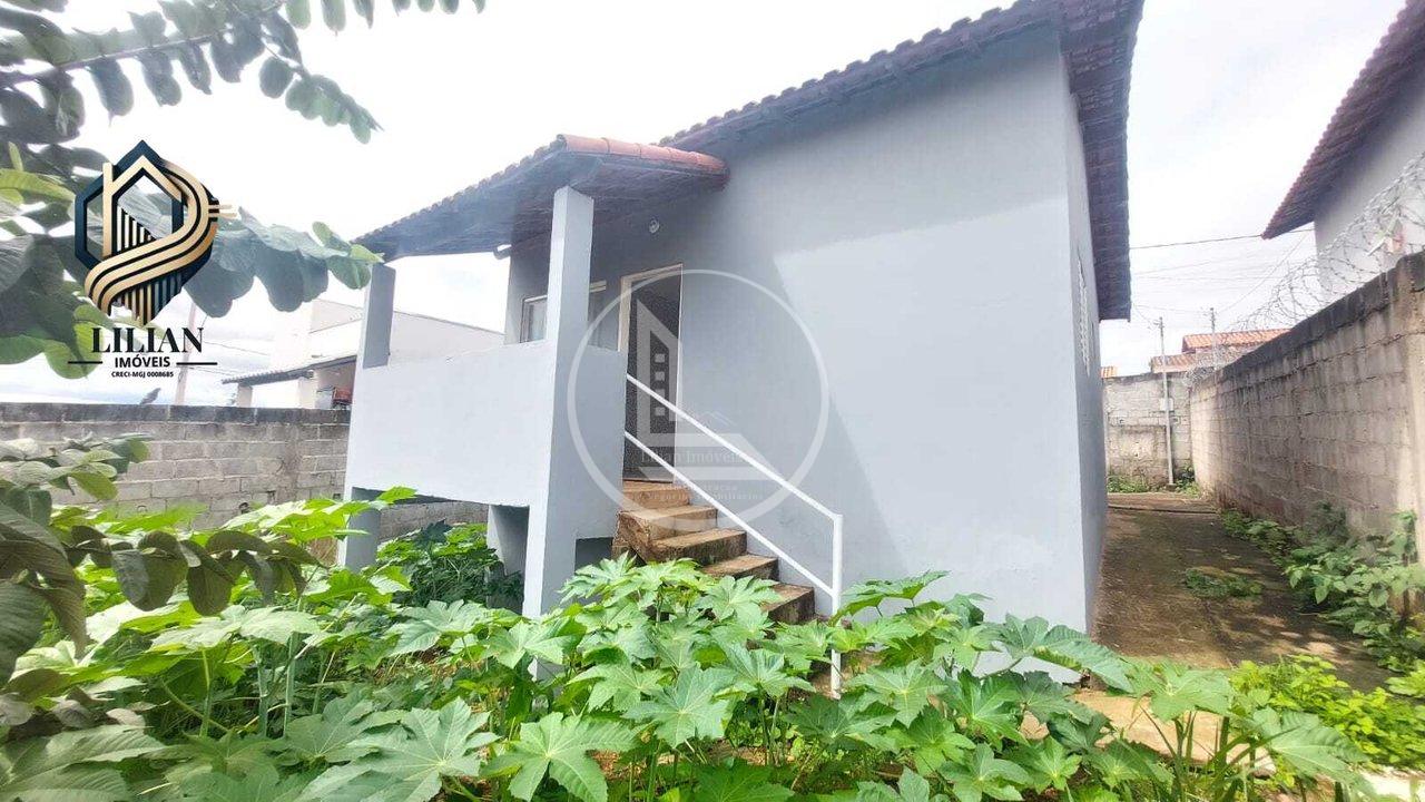 Oportunidade, casa à venda no bairro California! Rua Vinte e Cinco Três Corações - 