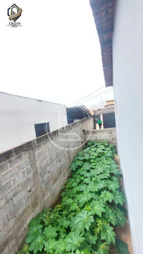 Oportunidade, casa à venda no bairro California! Rua Vinte e Cinco Três Corações - 