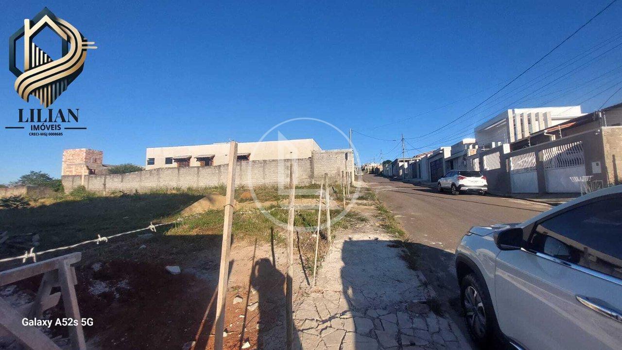 Oportunidade , ótimo lote à venda no bairro Morada do Sol! Rua Ciro Três Corações - 