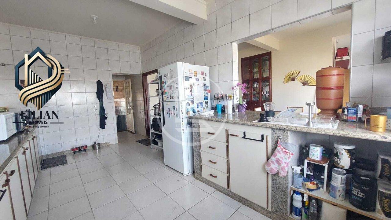 Sobrado Imponente à Venda – Conforto, Estilo e Vista Incrível em Alfenas-MG! Rua Juscelino Ferreira Alfenas - 