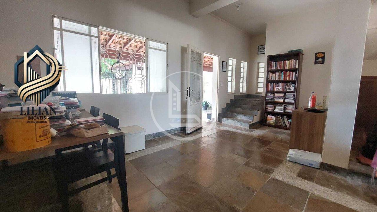 Sobrado Imponente à Venda – Conforto, Estilo e Vista Incrível em Alfenas-MG! Rua Juscelino Ferreira Alfenas - 
