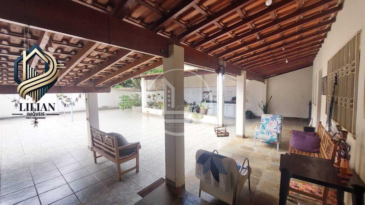 Sobrado Imponente à Venda – Conforto, Estilo e Vista Incrível em Alfenas-MG! Rua Juscelino Ferreira Alfenas - 