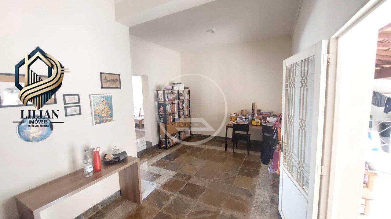 Sobrado Imponente à Venda – Conforto, Estilo e Vista Incrível em Alfenas-MG! Rua Juscelino Ferreira Alfenas - 