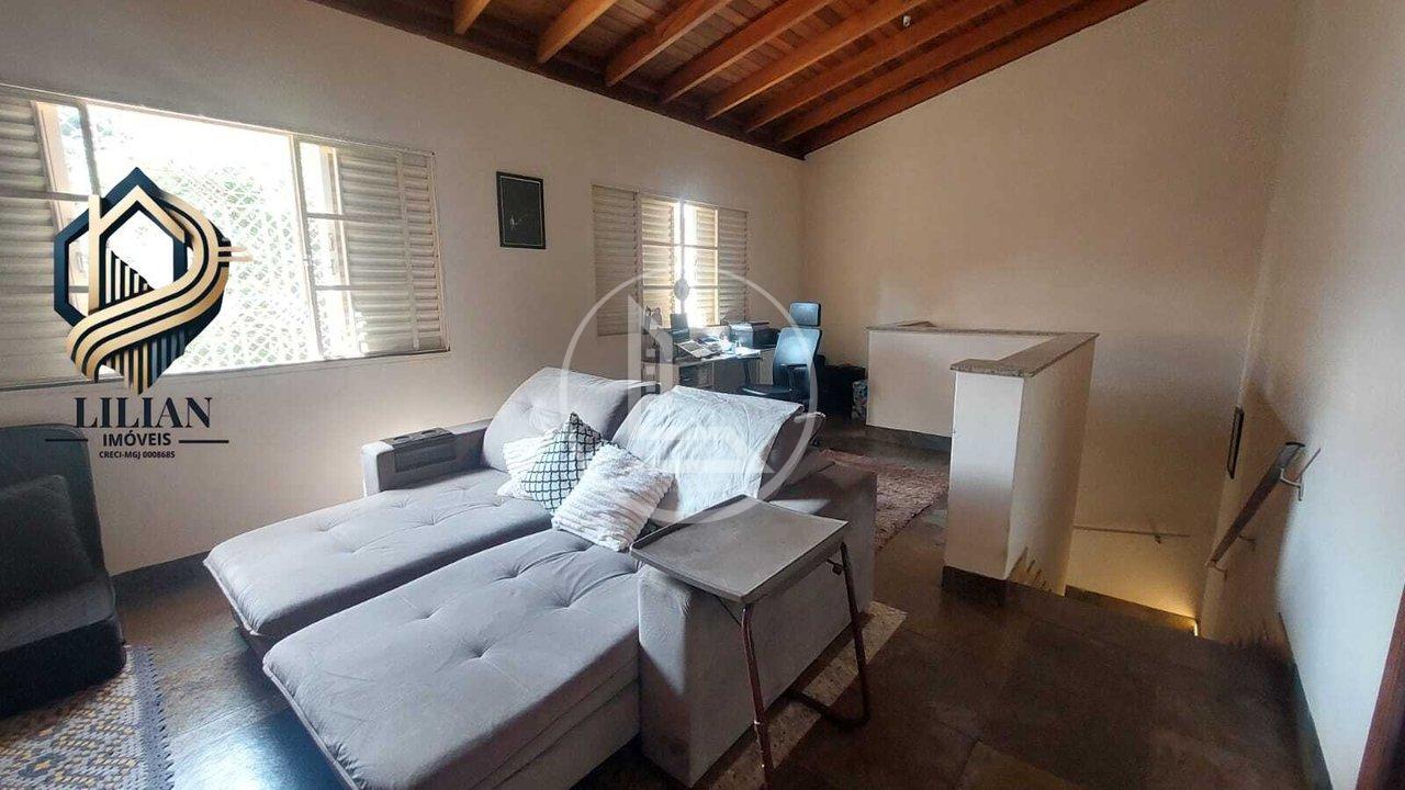 Sobrado Imponente à Venda – Conforto, Estilo e Vista Incrível em Alfenas-MG! Rua Juscelino Ferreira Alfenas - 