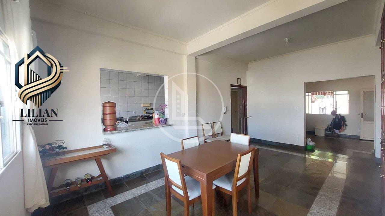 Sobrado Imponente à Venda – Conforto, Estilo e Vista Incrível em Alfenas-MG! Rua Juscelino Ferreira Alfenas - 