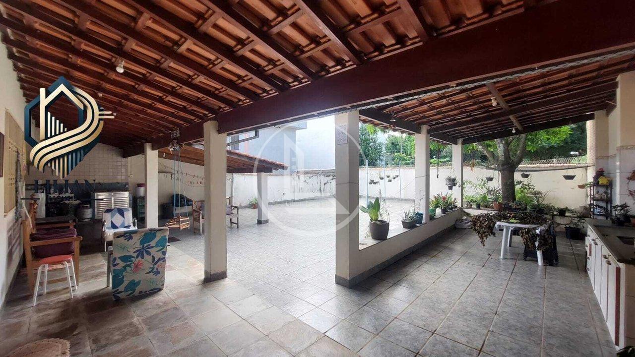 Sobrado Imponente à Venda – Conforto, Estilo e Vista Incrível em Alfenas-MG! Rua Juscelino Ferreira Alfenas - 