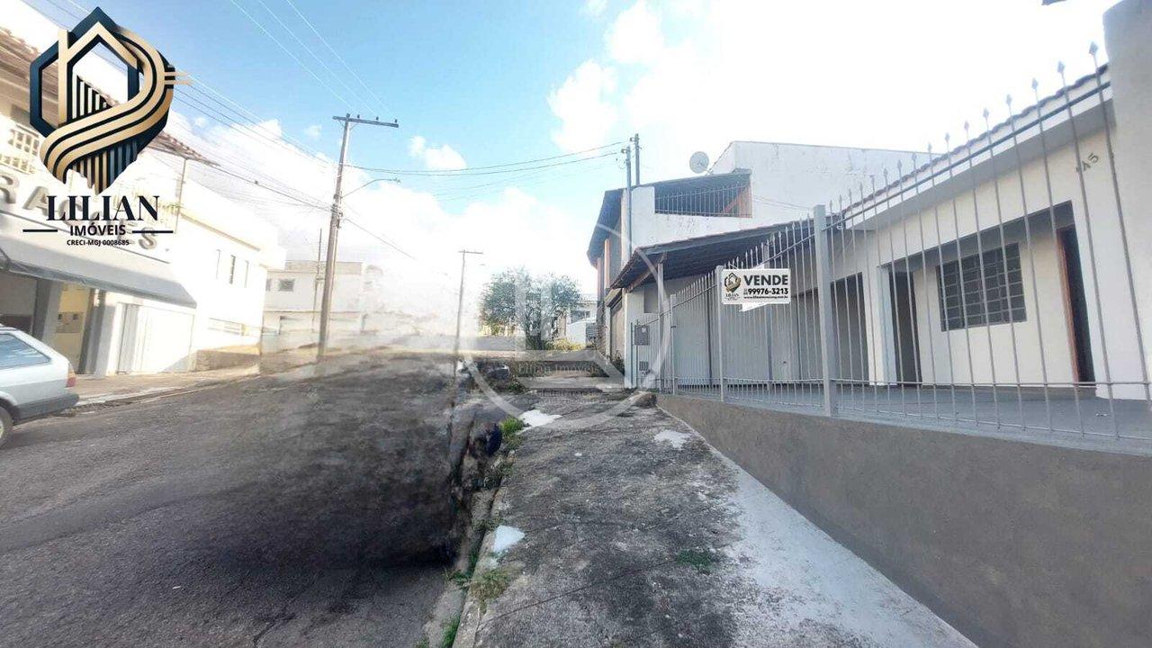 Encantadora Casa à venda em Alfenas- MG! Rua Mauro Cecílio da Silva Alfenas - 