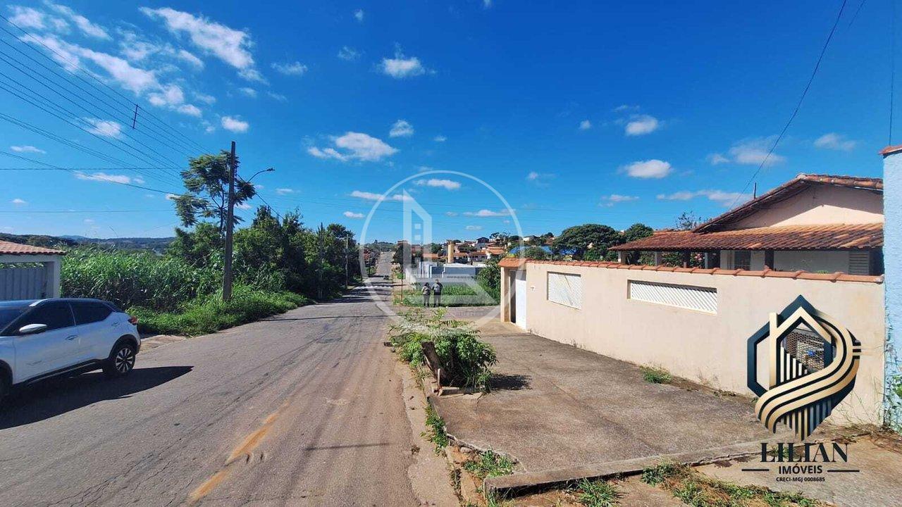 Oportunidade, casa à venda no bairro Bandeirantes! Avenida Fernão Dias Três Corações - 