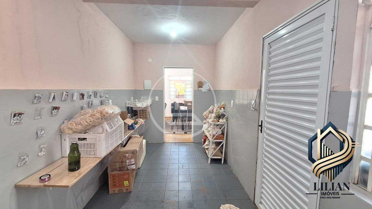 Oportunidade, casa à venda no bairro Bandeirantes! Avenida Fernão Dias Três Corações - 