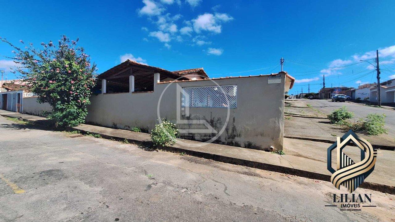 Oportunidade, casa à venda no bairro Bandeirantes! Avenida Fernão Dias Três Corações - 
