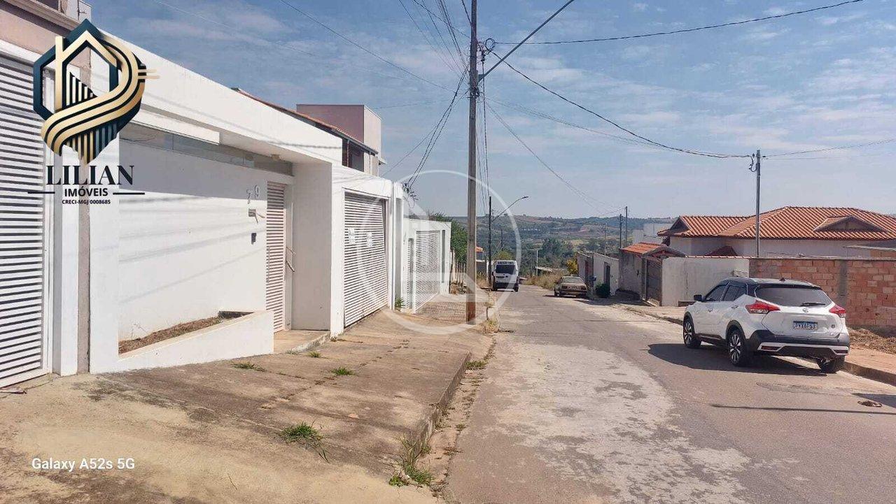 Ótima oportunidade, linda casa à venda no bairro Morada do Sol em Três Corações-MG! Rua Laudelina Três Corações - 