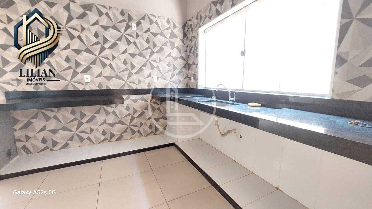 Ótima oportunidade, linda casa à venda no bairro Morada do Sol em Três Corações-MG! Rua Laudelina Três Corações - 