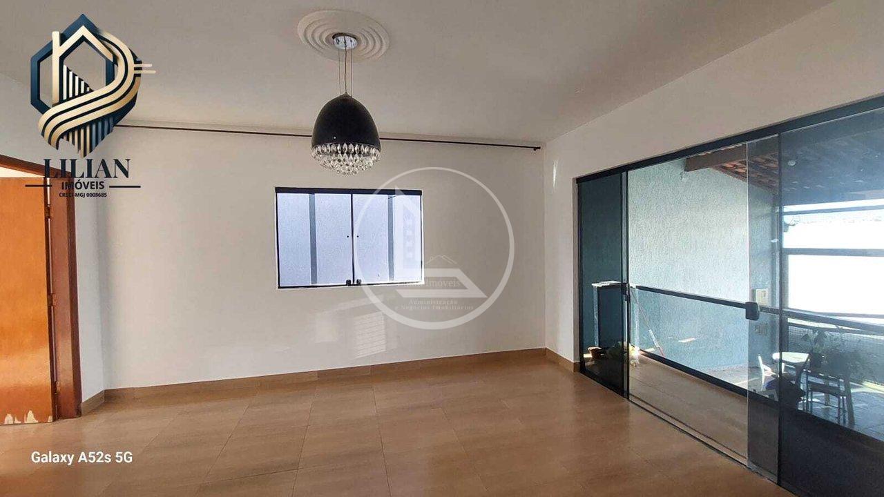 “Encantadora Casa para locação em bairro Familiar, Tranquilo e Aconchegante” Rua Benedito Avelino de Lima Alfenas - 