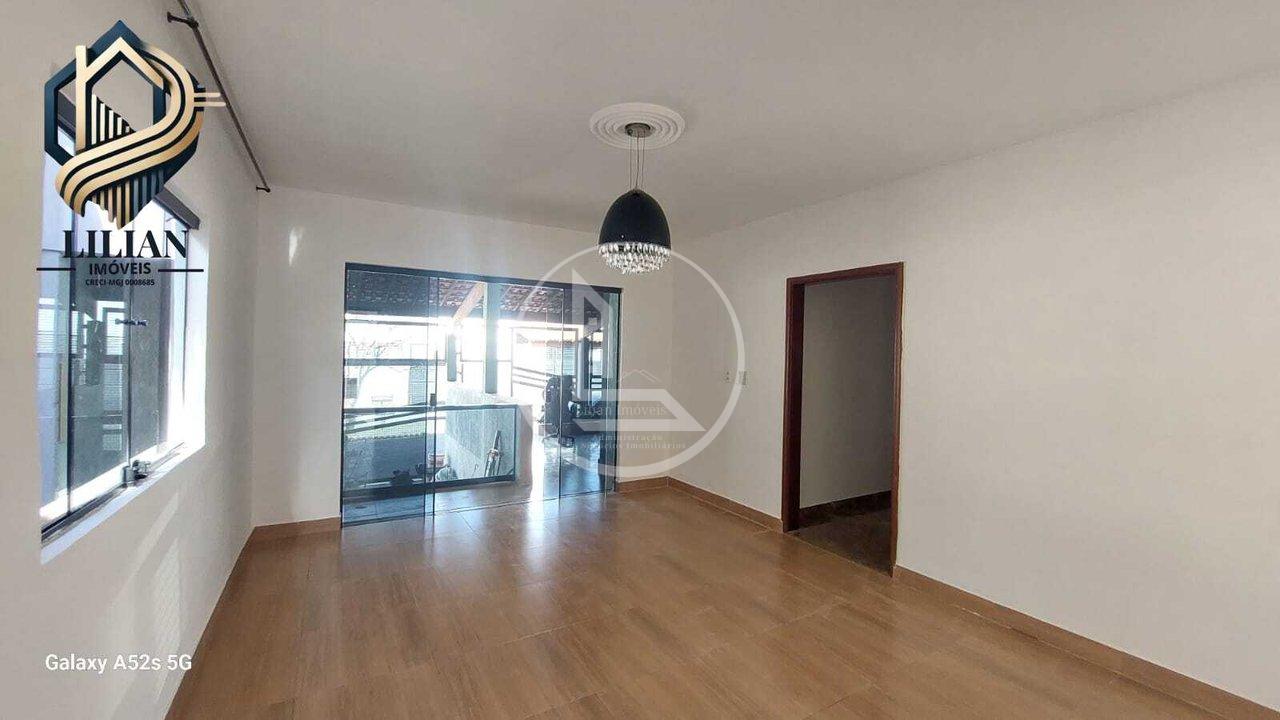 “Encantadora Casa para locação em bairro Familiar, Tranquilo e Aconchegante” Rua Benedito Avelino de Lima Alfenas - 