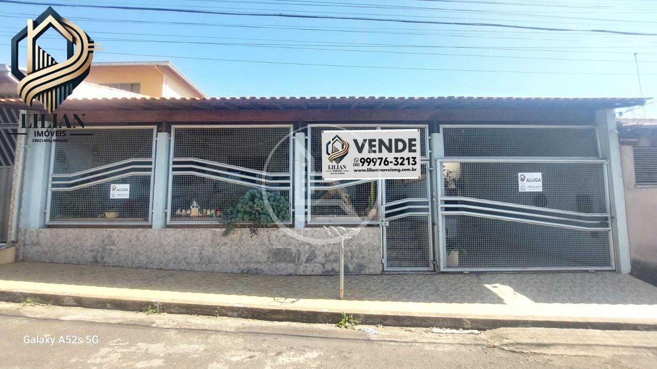 “Encantadora Casa para locação em bairro Familiar, Tranquilo e Aconchegante” Rua Benedito Avelino de Lima Alfenas - 