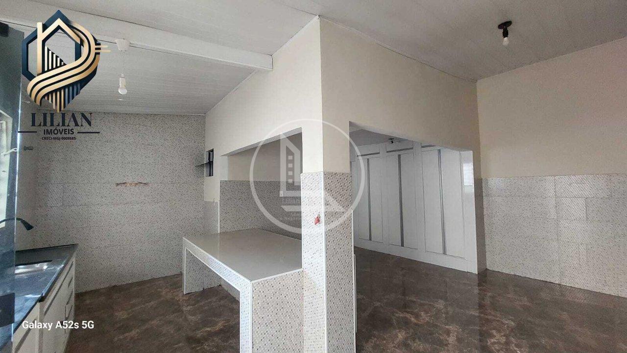 “Encantadora Casa para locação em bairro Familiar, Tranquilo e Aconchegante” Rua Benedito Avelino de Lima Alfenas - 