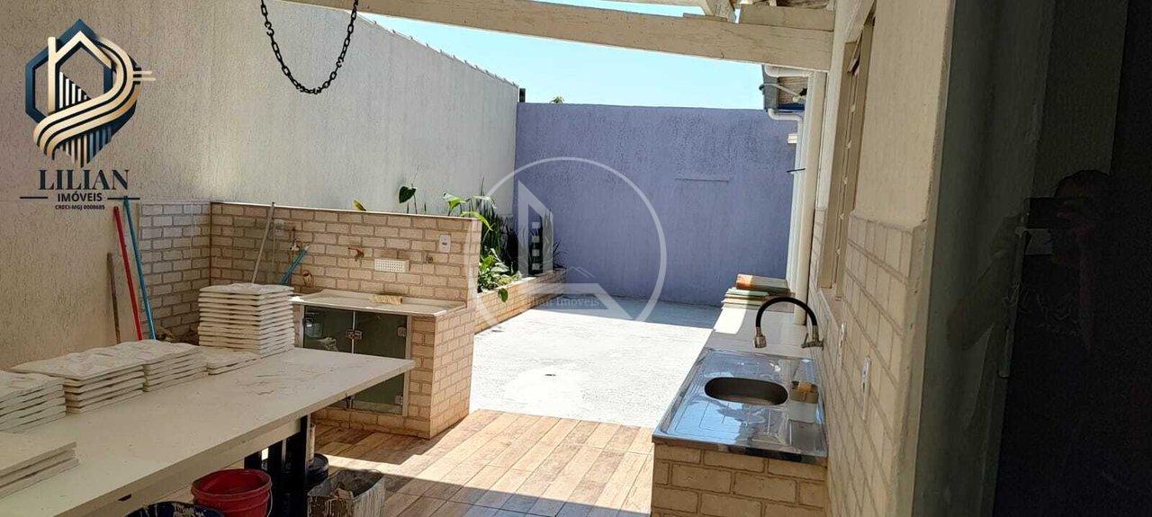 “Encantadora Casa para locação em bairro Familiar, Tranquilo e Aconchegante” Rua Benedito Avelino de Lima Alfenas - 