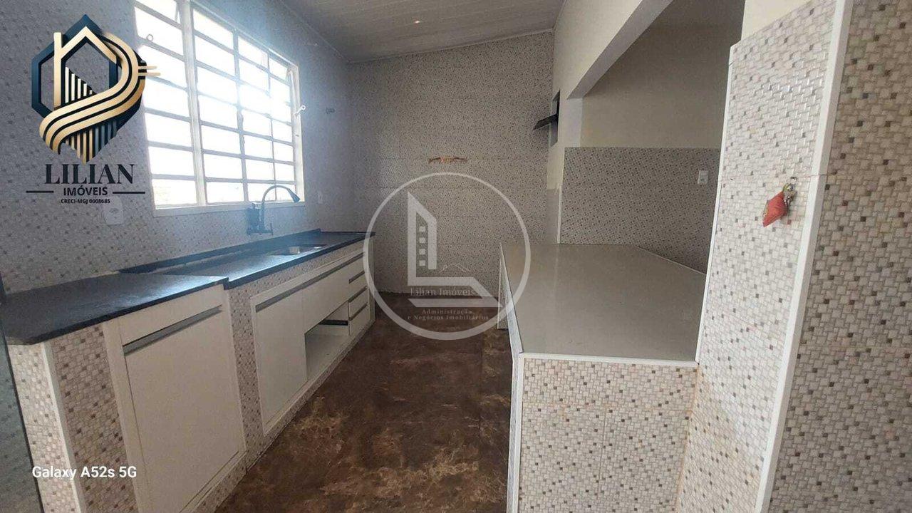 “Encantadora Casa para locação em bairro Familiar, Tranquilo e Aconchegante” Rua Benedito Avelino de Lima Alfenas - 