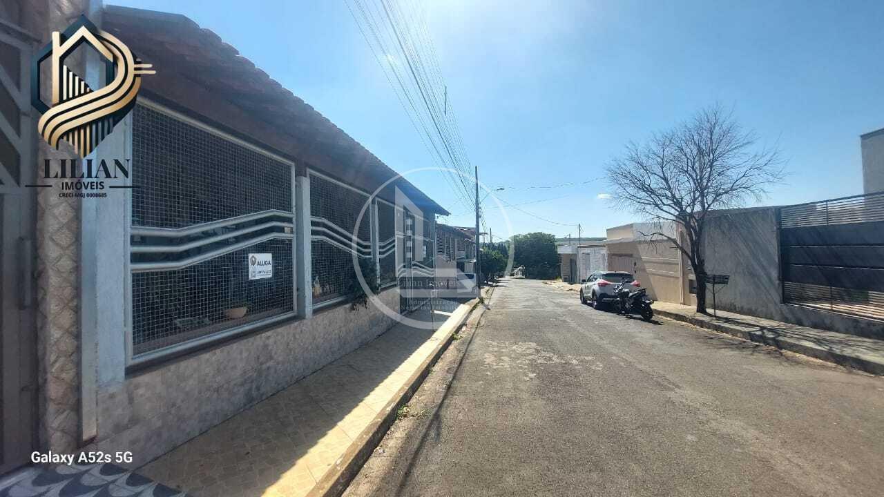 “Encantadora Casa para locação em bairro Familiar, Tranquilo e Aconchegante” Rua Benedito Avelino de Lima Alfenas - 