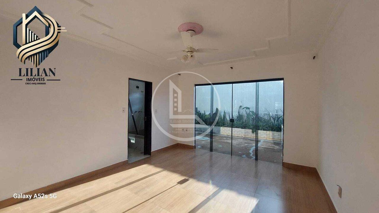 “Encantadora Casa para locação em bairro Familiar, Tranquilo e Aconchegante” Rua Benedito Avelino de Lima Alfenas - 