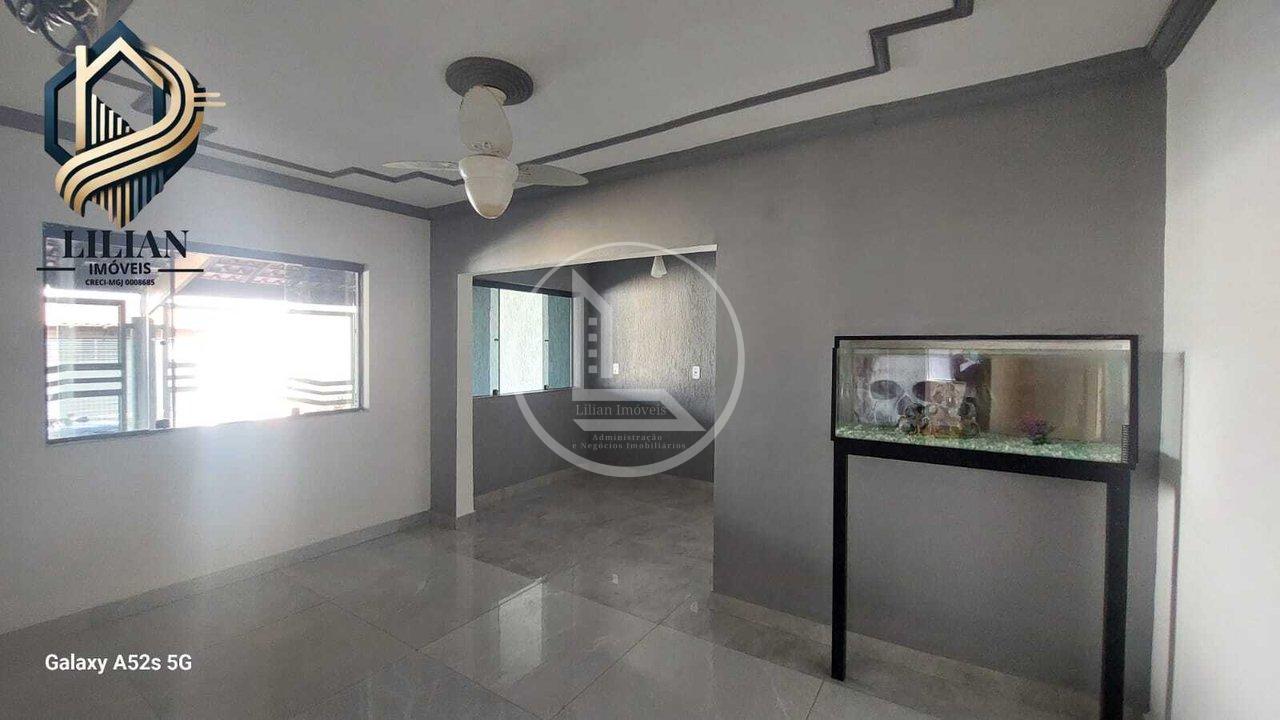 “Encantadora Casa para locação em bairro Familiar, Tranquilo e Aconchegante” Rua Benedito Avelino de Lima Alfenas - 