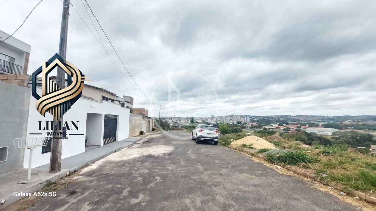 Ótima oportunidade, Casa para Locação em Três Corações -MG ! Rua Colômbia Três Corações - 