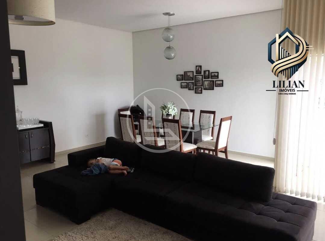 Ótima oportunidade, linda casa à venda no bairro São Conrado em Três Corações -MG! Avenida Ângelo Grossi Três Corações - 