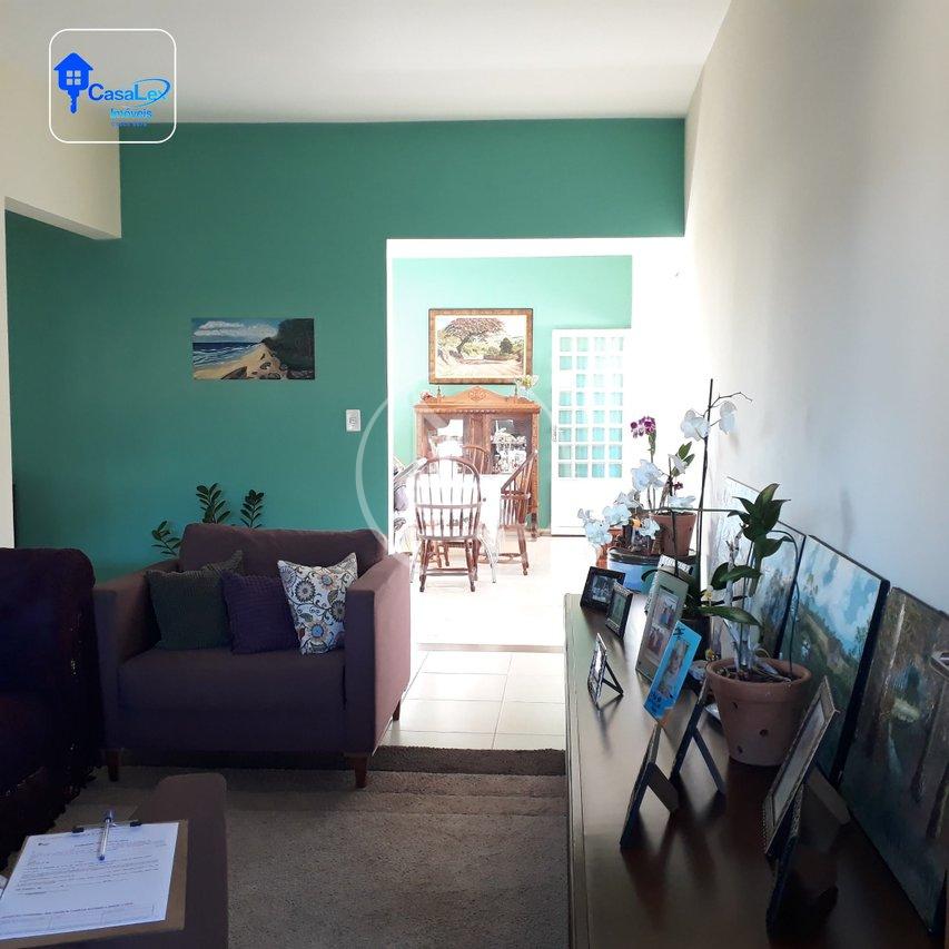 Casa à venda no Jardim Europa, muito bem localizada Rua Itália Três Corações - 