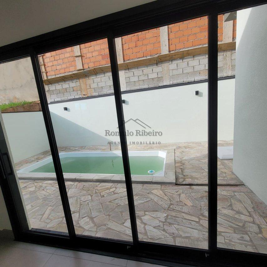 Casa 3 Dorm. 170m² AC/ R$1.250.000,00 Condomínio Lagos D’Icaraí, Salto em São Paulo Rua Guaíba Salto - 