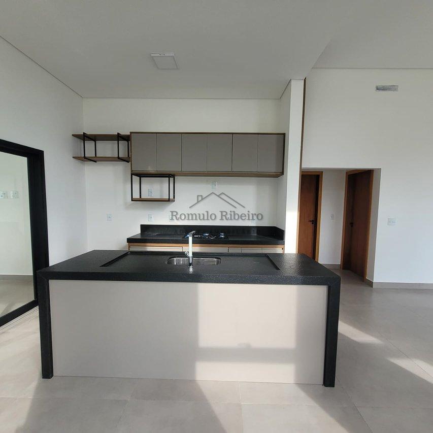 Casa 3 Dorm. 170m² AC/ R$1.250.000,00 Condomínio Lagos D’Icaraí, Salto em São Paulo Rua Guaíba Salto - 