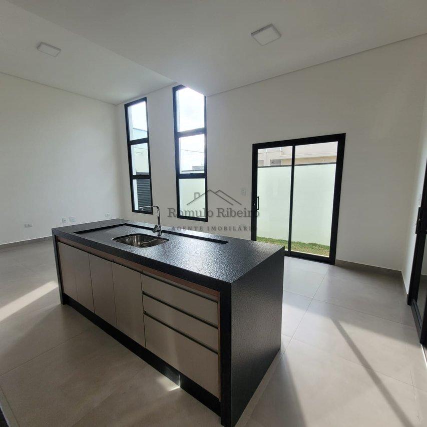 Casa 3 Dorm. 170m² AC/ R$1.250.000,00 Condomínio Lagos D’Icaraí, Salto em São Paulo Rua Guaíba Salto - 