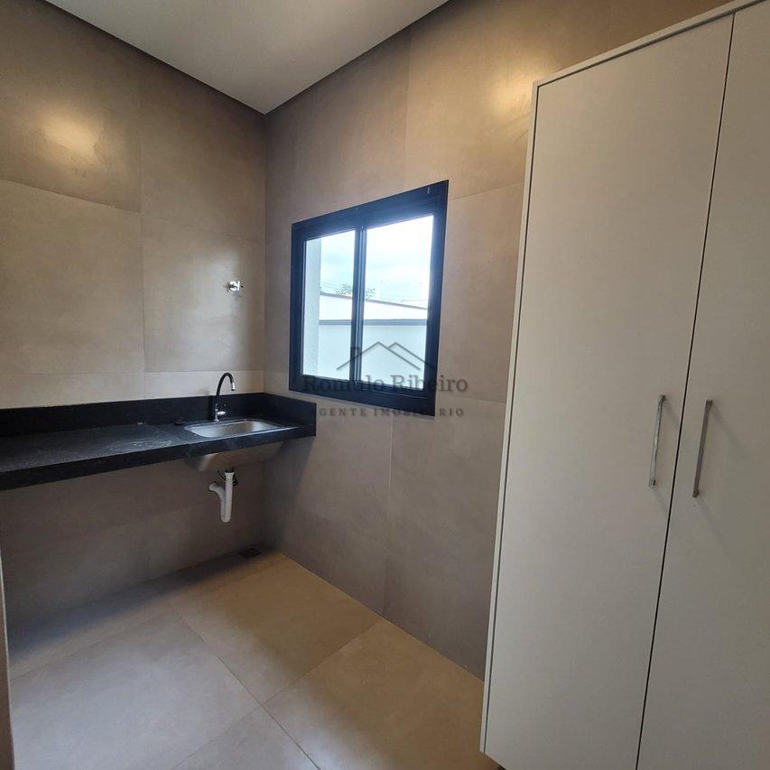 Casa 3 Dorm. 170m² AC/ R$1.250.000,00 Condomínio Lagos D’Icaraí, Salto em São Paulo Rua Guaíba Salto - 