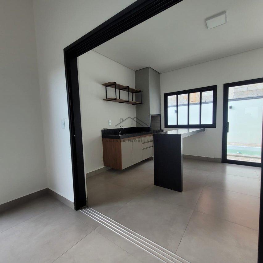 Casa 3 Dorm. 170m² AC/ R$1.250.000,00 Condomínio Lagos D’Icaraí, Salto em São Paulo Rua Guaíba Salto - 