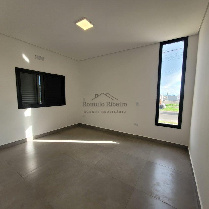 Casa 3 Dorm. 170m² AC/ R$1.250.000,00 Condomínio Lagos D’Icaraí, Salto em São Paulo Rua Guaíba Salto - 
