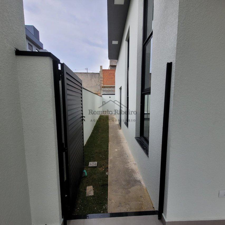 Casa 3 Dorm. 170m² AC/ R$1.250.000,00 Condomínio Lagos D’Icaraí, Salto em São Paulo Rua Guaíba Salto - 