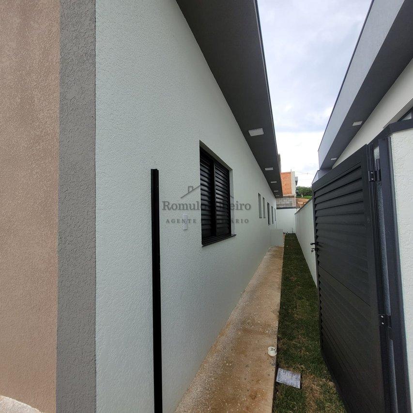 Casa 3 Dorm. 170m² AC/ R$1.250.000,00 Condomínio Lagos D’Icaraí, Salto em São Paulo Rua Guaíba Salto - 