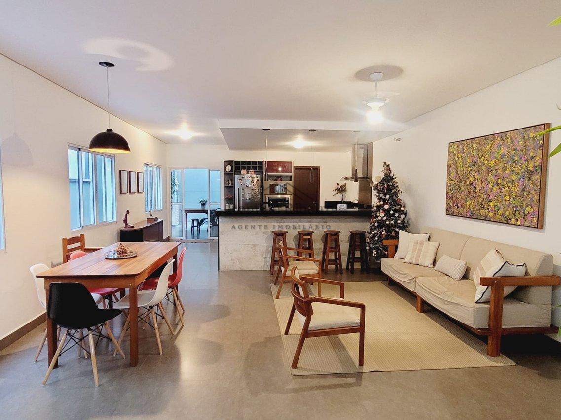 Sobrado à venda 3 Dorm. R$695.000,00 – Bairro Panorama, Salto/SP Rua Belo Horizonte Salto - 