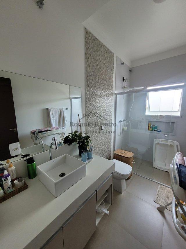 Sobrado à venda 3 Dorm. R$695.000,00 – Bairro Panorama, Salto/SP Rua Belo Horizonte Salto - 