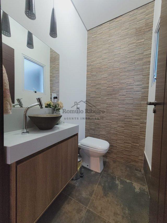 Sobrado à venda 3 Dorm. R$695.000,00 – Bairro Panorama, Salto/SP Rua Belo Horizonte Salto - 