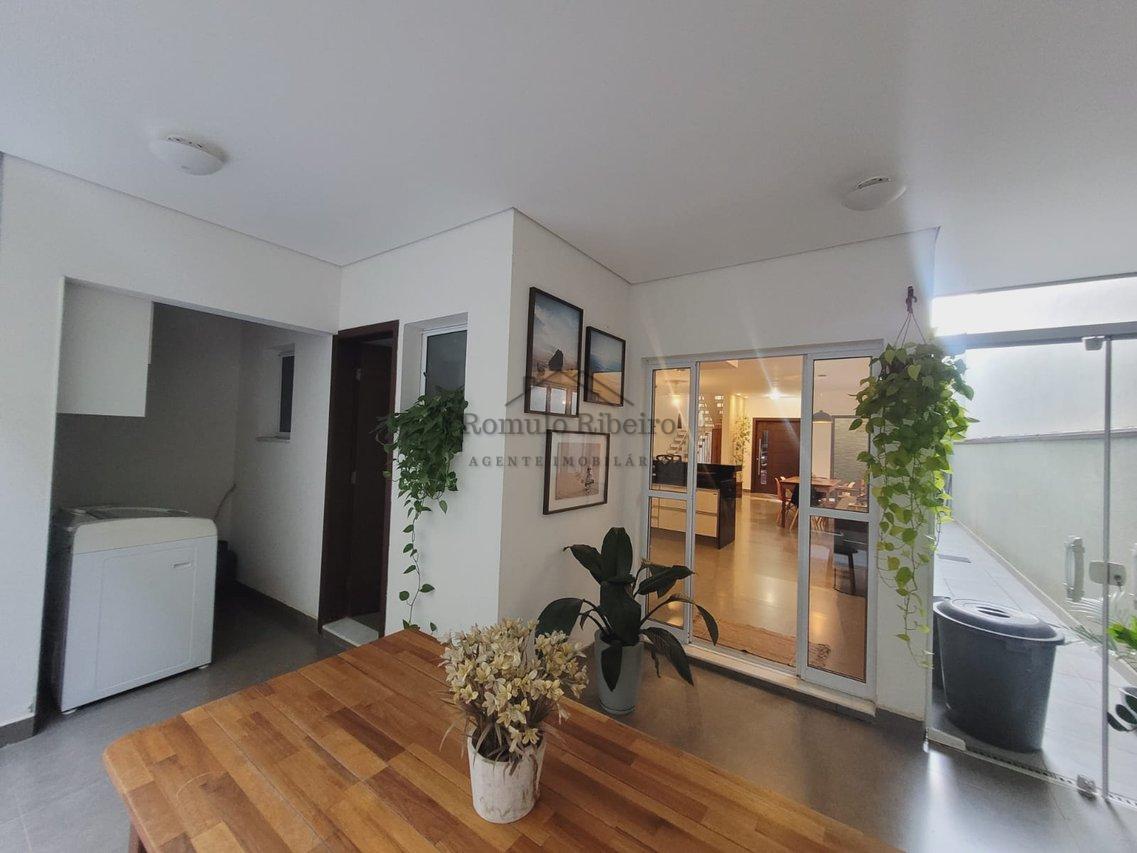 Sobrado à venda 3 Dorm. R$695.000,00 – Bairro Panorama, Salto/SP Rua Belo Horizonte Salto - 
