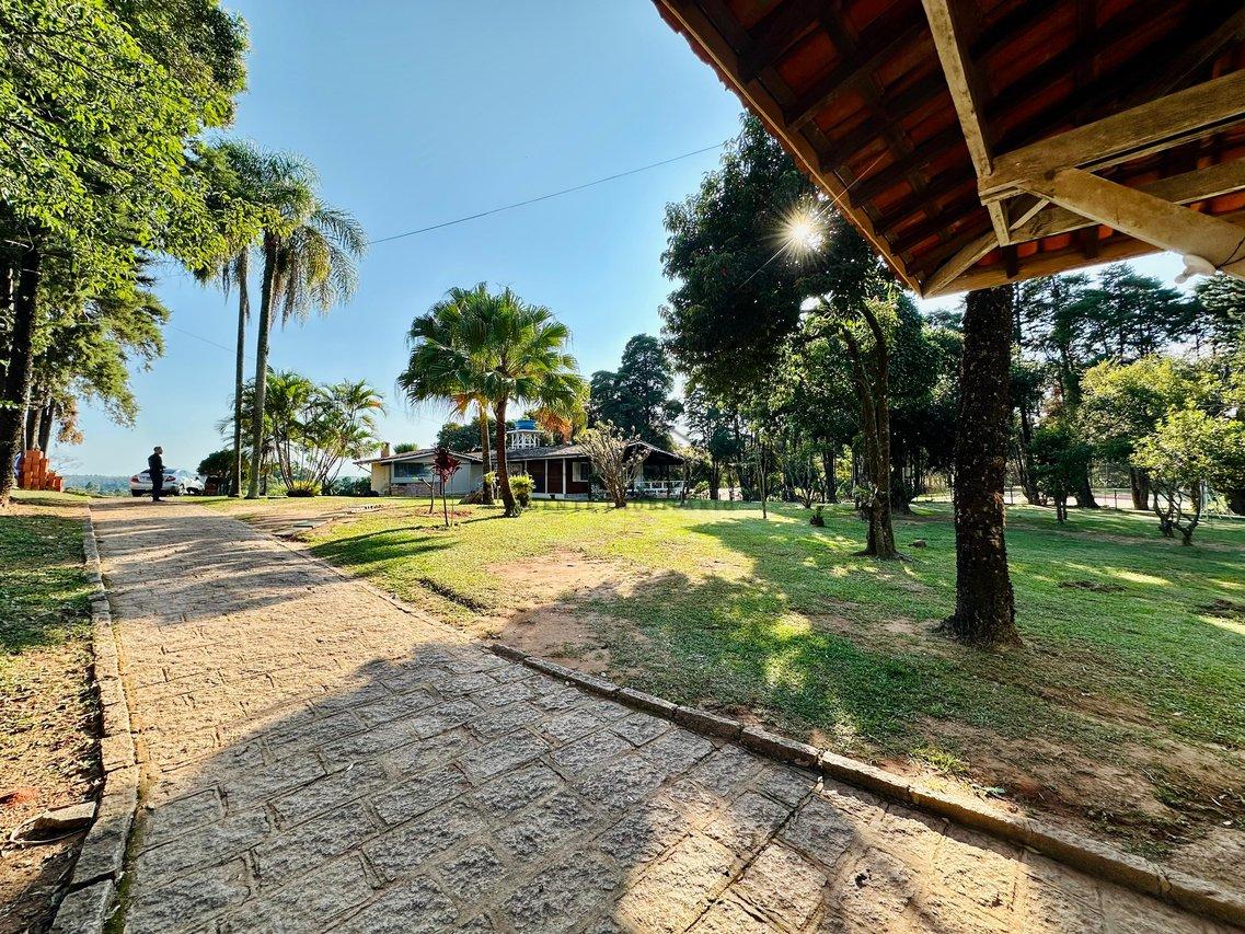 Chácara 4 Dormitórios 5.020m² R$880.000,00 Bairro Pinhal em Cabreúva – SP Rodovia Dom Gabriel Paulino Bueno Couto Cabreuva - 