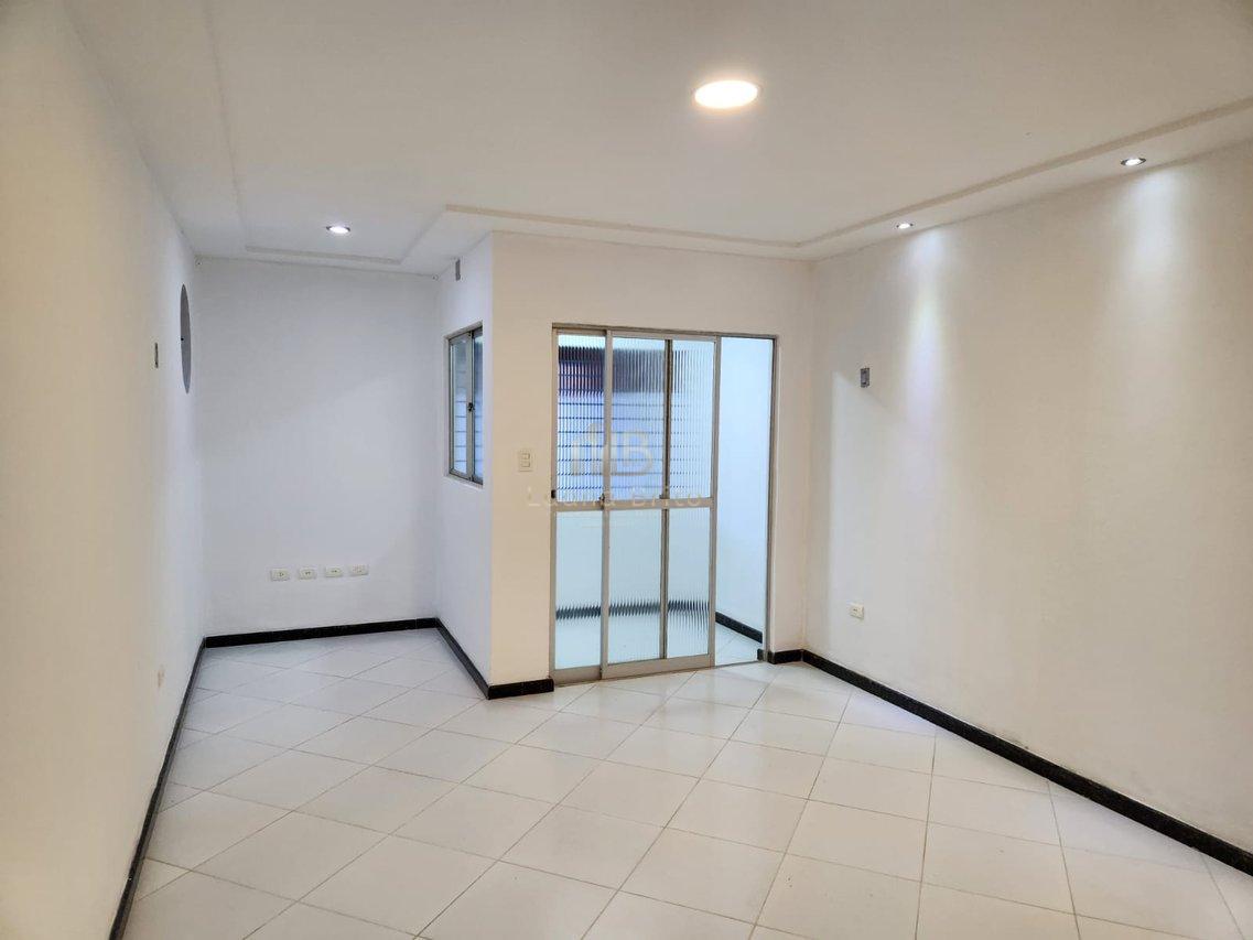 ALUGUEL DE CASA NA VARZEA  2 QUARTOS COM VAGA DE GARAGEM  Recife - 