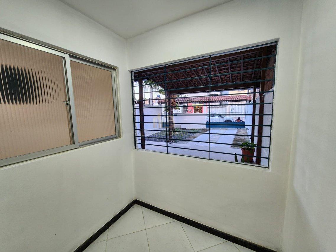 ALUGUEL DE CASA NA VARZEA  2 QUARTOS COM VAGA DE GARAGEM  Recife - 