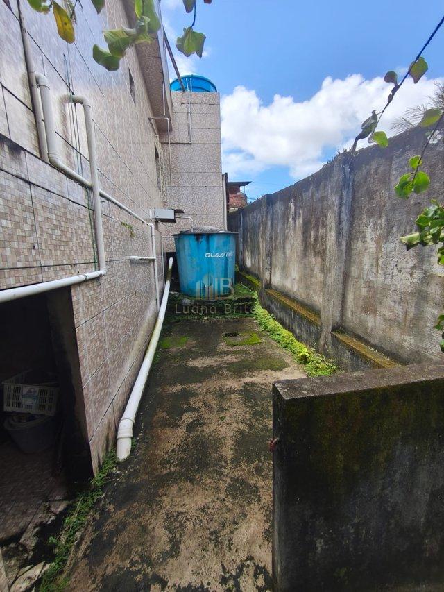 CASA A VENDA 2 QUARTOS NO BAIRRO DOS ESTADOS Rua Paulo de Frontin Camaragibe - 
