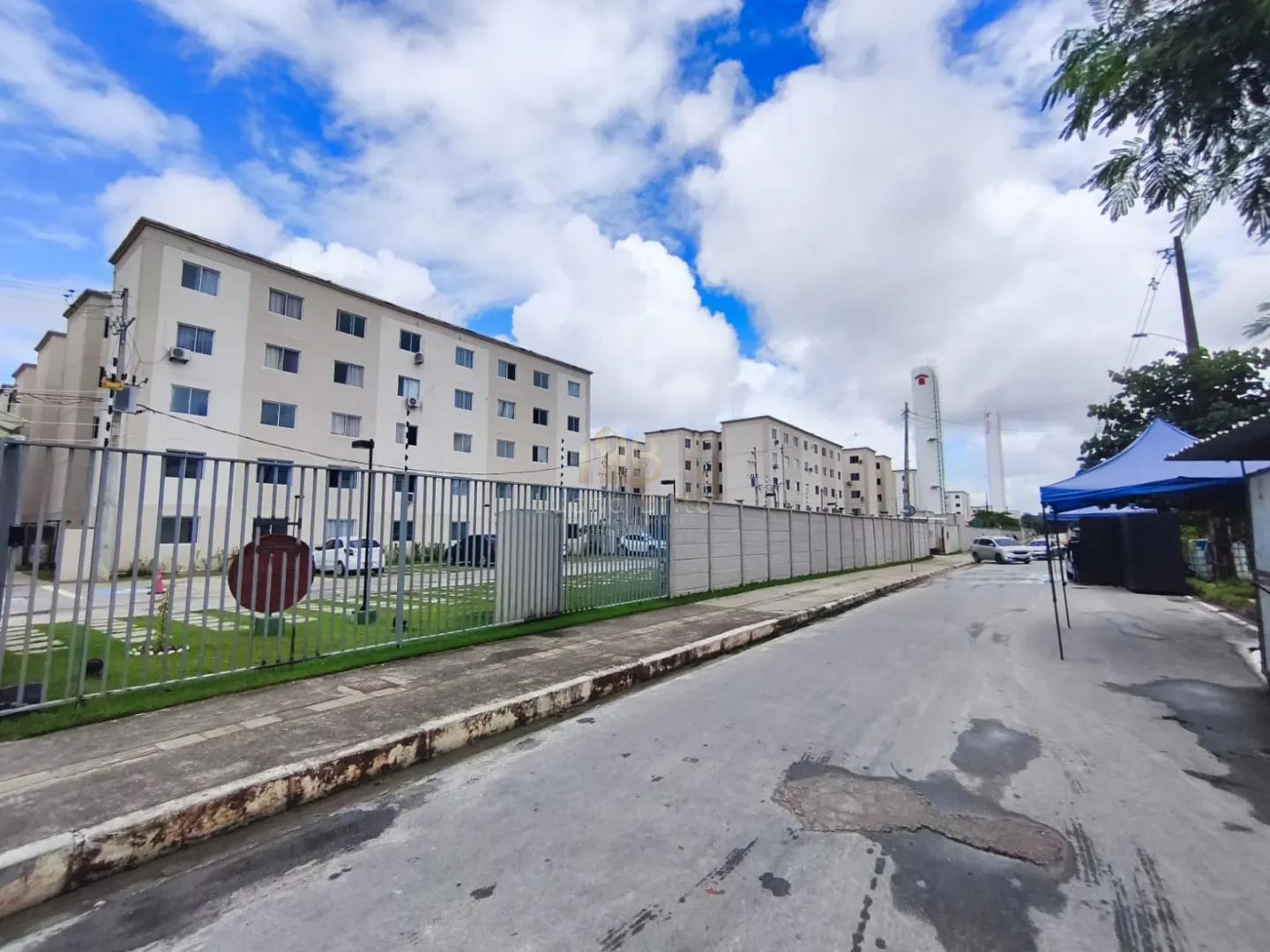 ALUGO OU VENDO APARTAMENTO T&Eacute;RREO EM PAULISTA Rua Maria Emília Boeckmann - - 