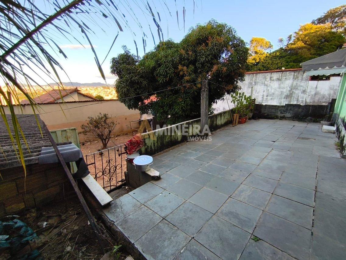 Casa com 6 quartos e 3 banheiros - 250 mt²- Bairro Santa Maria Rua Gonçalves Crespo Belo Horizonte - 