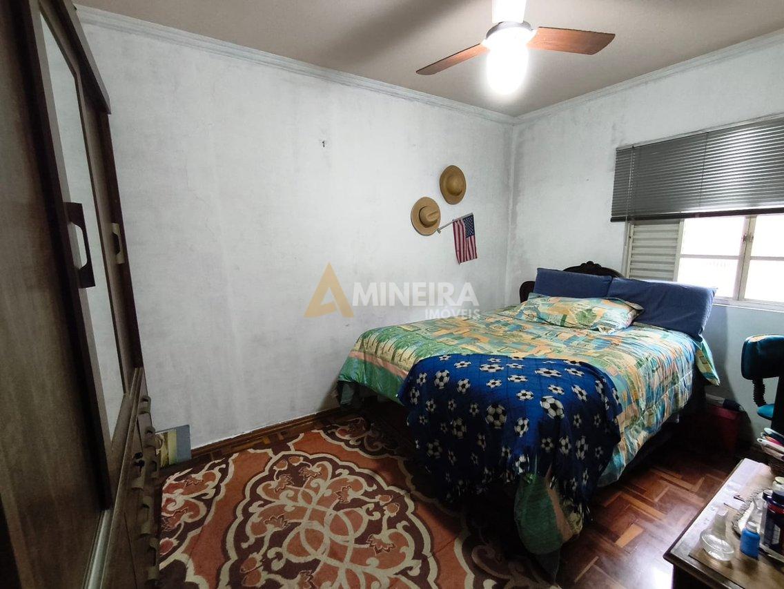 Casa com 6 quartos e 3 banheiros - 250 mt²- Bairro Santa Maria Rua Gonçalves Crespo Belo Horizonte - 
