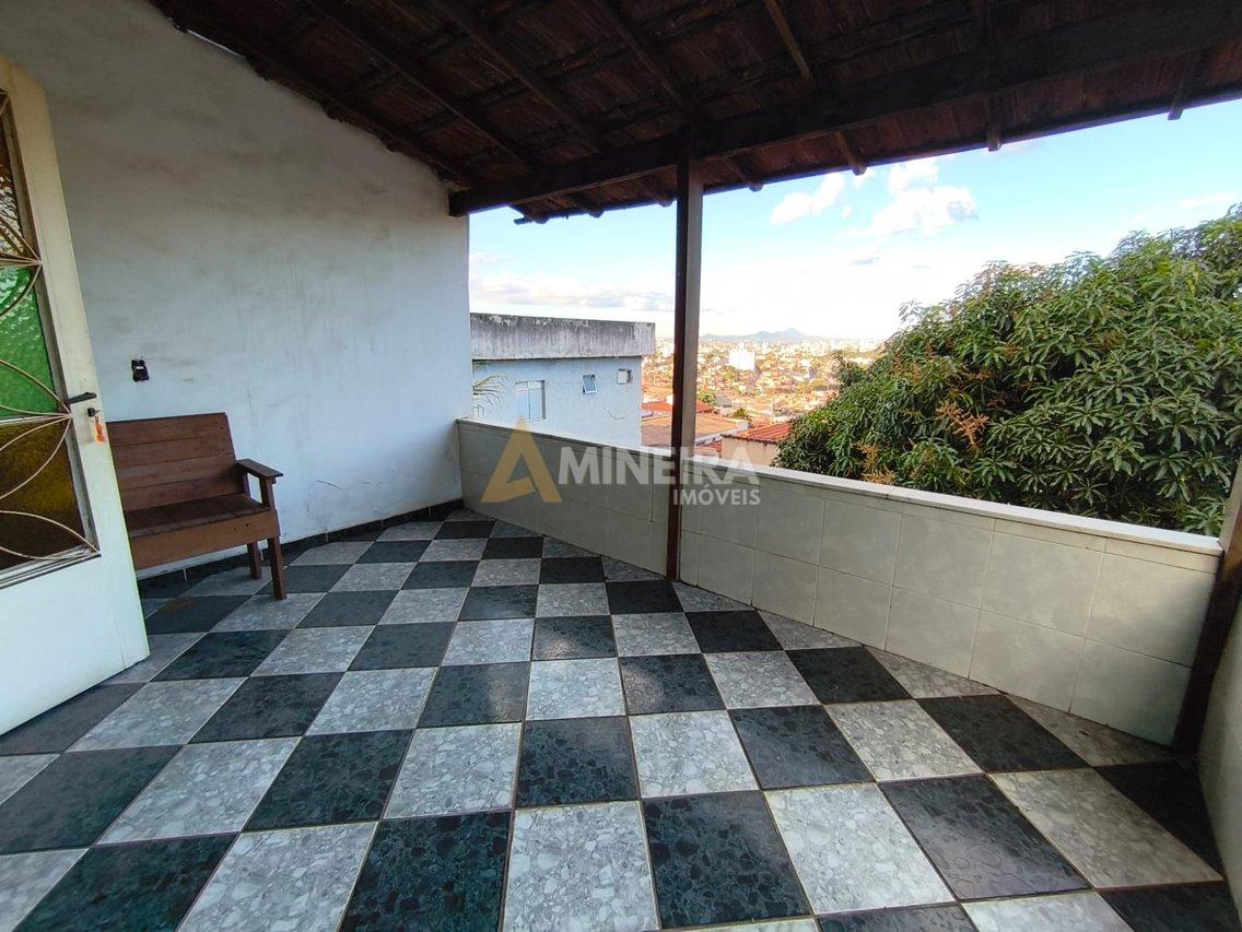 Casa com 6 quartos e 3 banheiros - 250 mt²- Bairro Santa Maria Rua Gonçalves Crespo Belo Horizonte - 