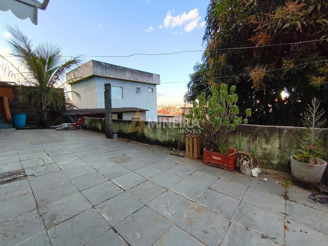 Casa com 6 quartos e 3 banheiros - 250 mt²- Bairro Santa Maria Rua Gonçalves Crespo Belo Horizonte - 